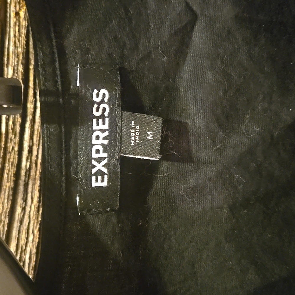 Express V-neck blouse - Picture 5 of 7